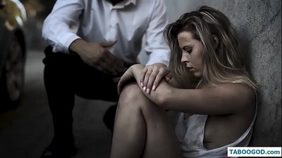 Kinky zgodbe: brezdomna najstnica